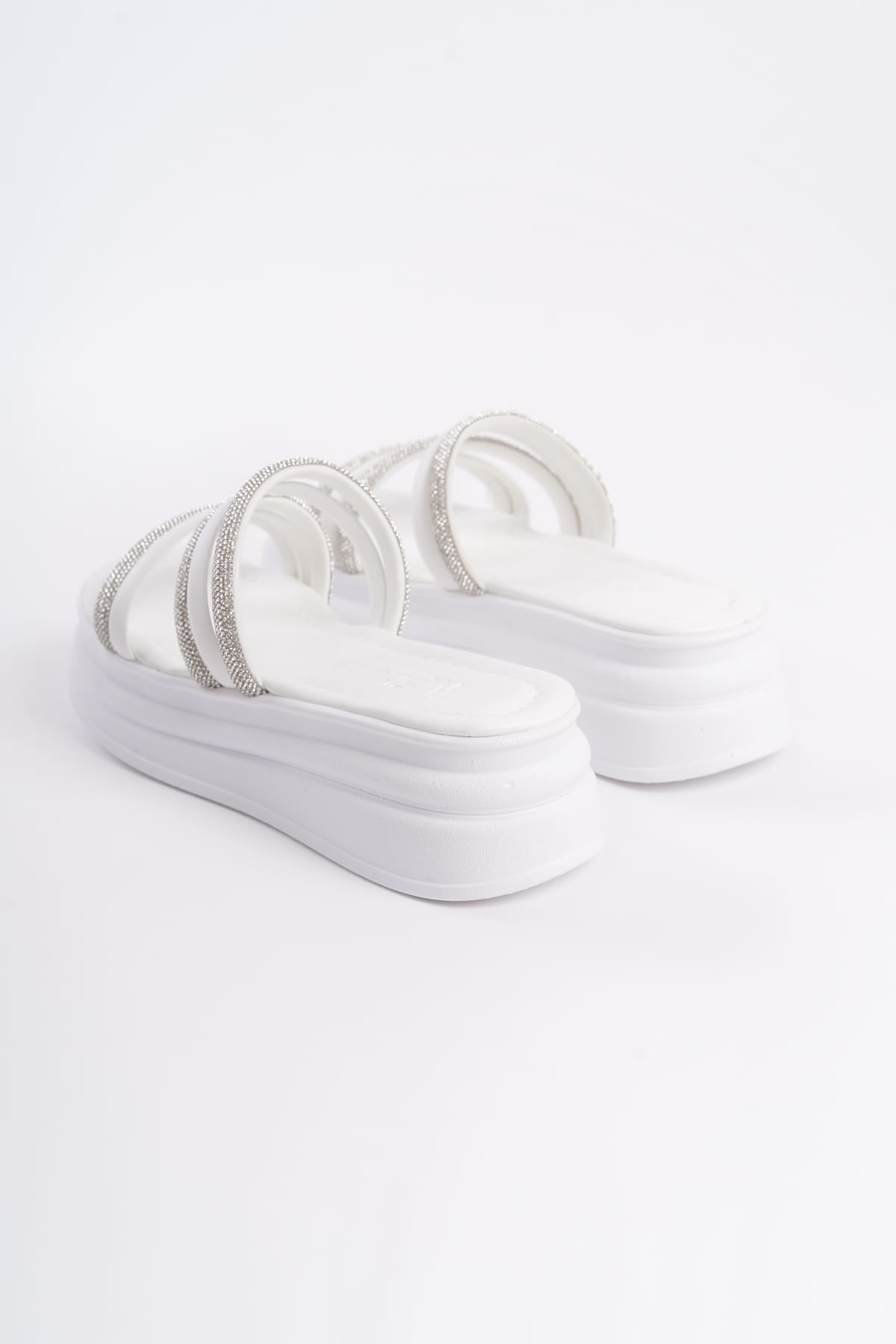 ELISE Düz Topuklu Şeritli Taşlı Kalın ve Ortopedik Taban Kadın Terlik CBT - Beyaz - Görsel 5