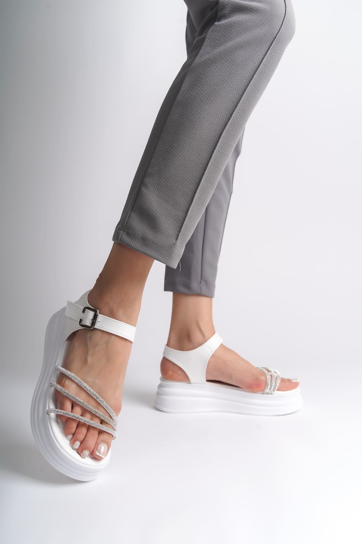 EVA Kalın Tokalı Taşlı Şeritli Ortopedik Taban Kadın Sandalet CBT - Beyaz - Görsel 2