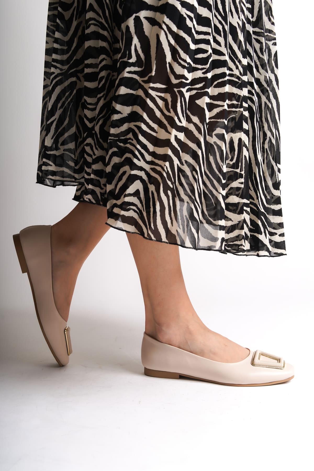 KAYLEE Bağcıksız Ortopedik Rahat Taban Toka Detaylı Kadın Babet Ayakkabı CKT - Krem