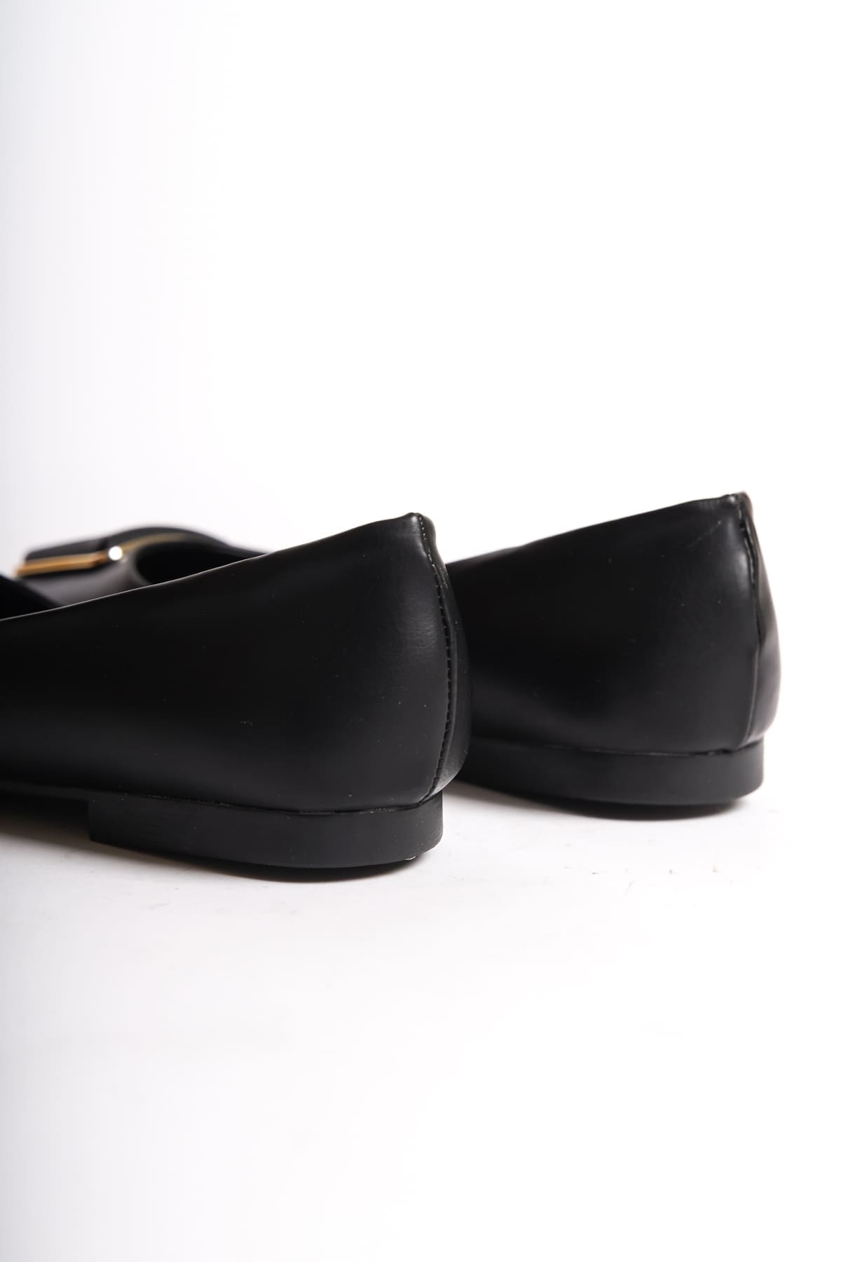 KAYLEE Bağcıksız Ortopedik Rahat Taban Toka Detaylı Kadın Babet Ayakkabı CST - Siyah - Görsel 5