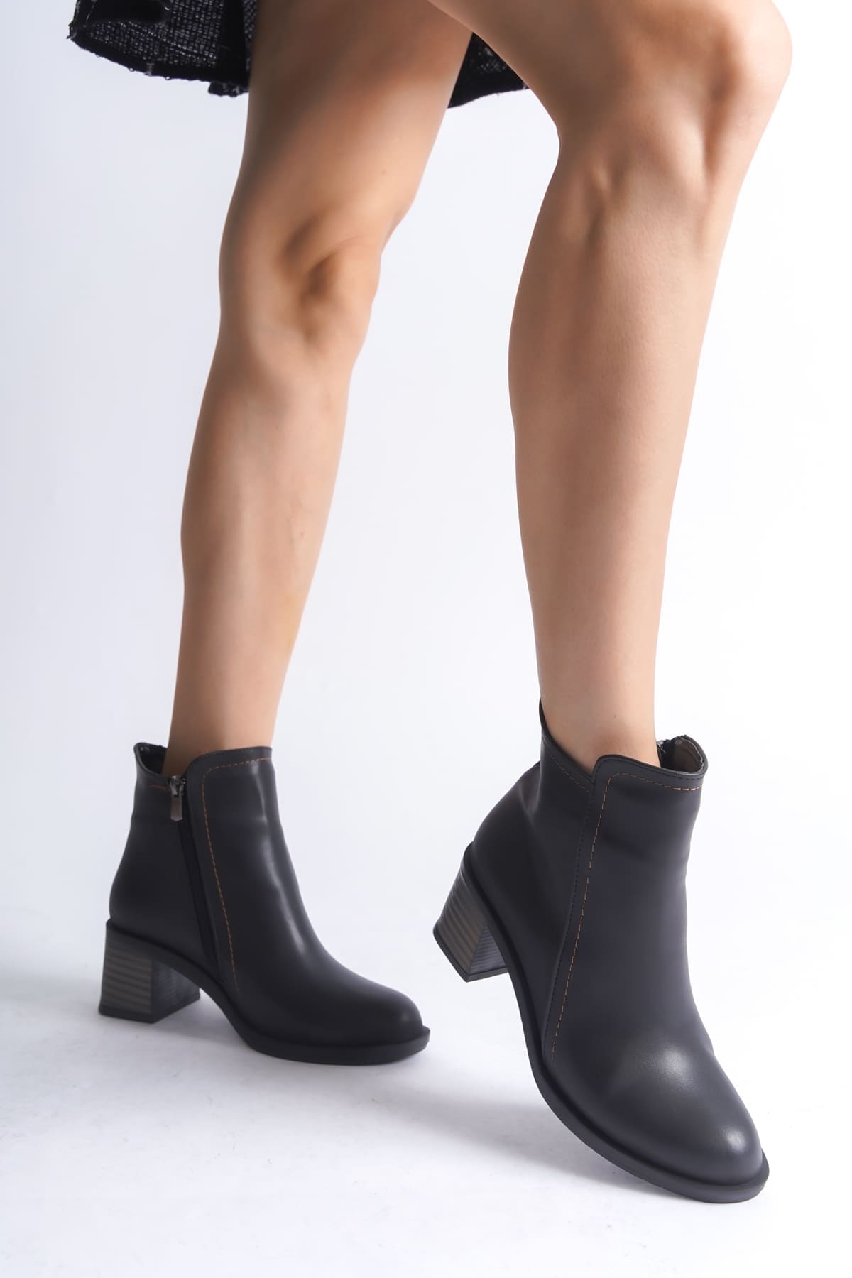 LARISSA Fermuarlı Ortopedik Taban Topuklu Kadın Bot CST - Siyah - Görsel 3