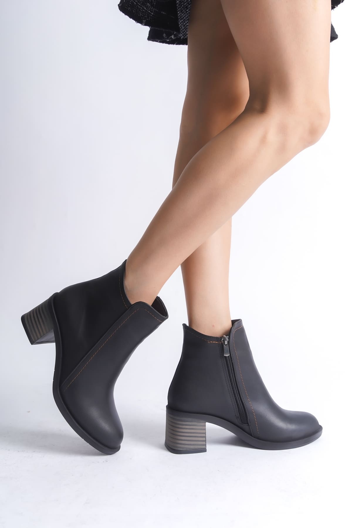 LARISSA Fermuarlı Ortopedik Taban Topuklu Kadın Bot CST - Siyah - Görsel 4