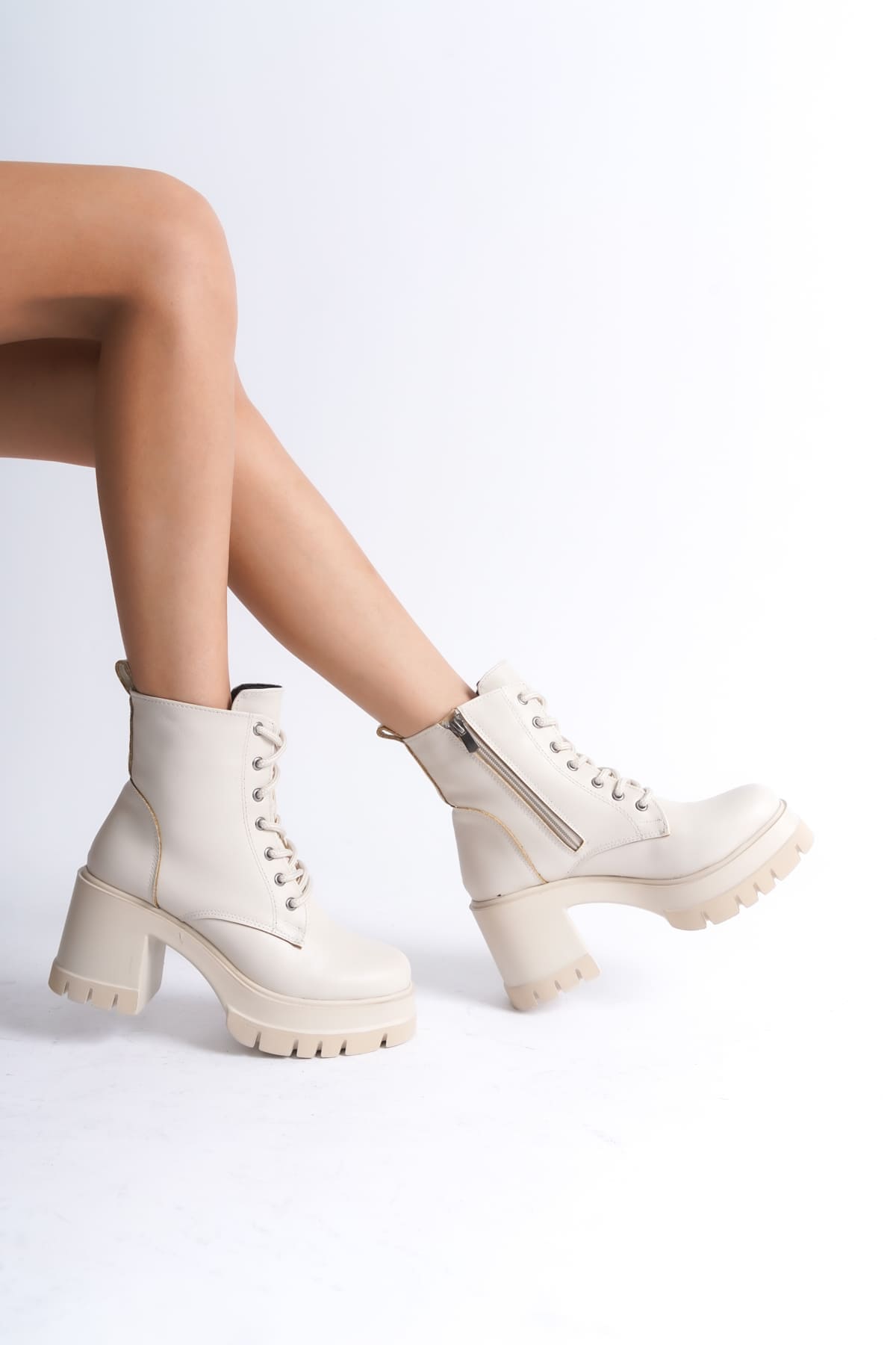 LAUREN Bağcıklı Fermuarlı Ortopedik Taban Topuklu Kadın Bot CKT - Krem - Görsel 4