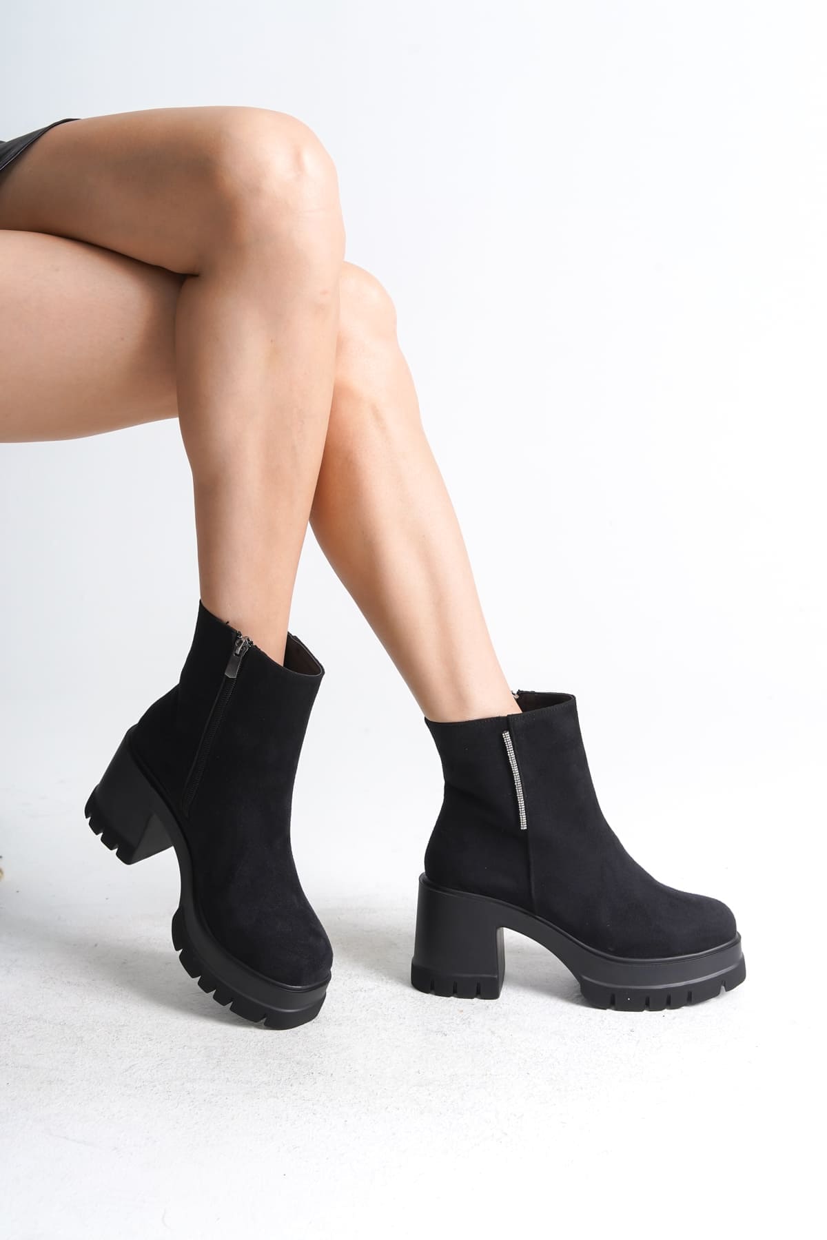 LISSE Fermuarlı Ortopedik Taban Kalın Topuklu Süet Kadın Bot SST - Siyah - Görsel 2