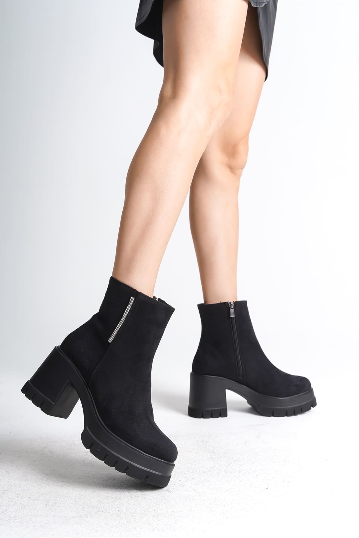 LISSE Fermuarlı Ortopedik Taban Kalın Topuklu Süet Kadın Bot SST - Siyah - Görsel 3
