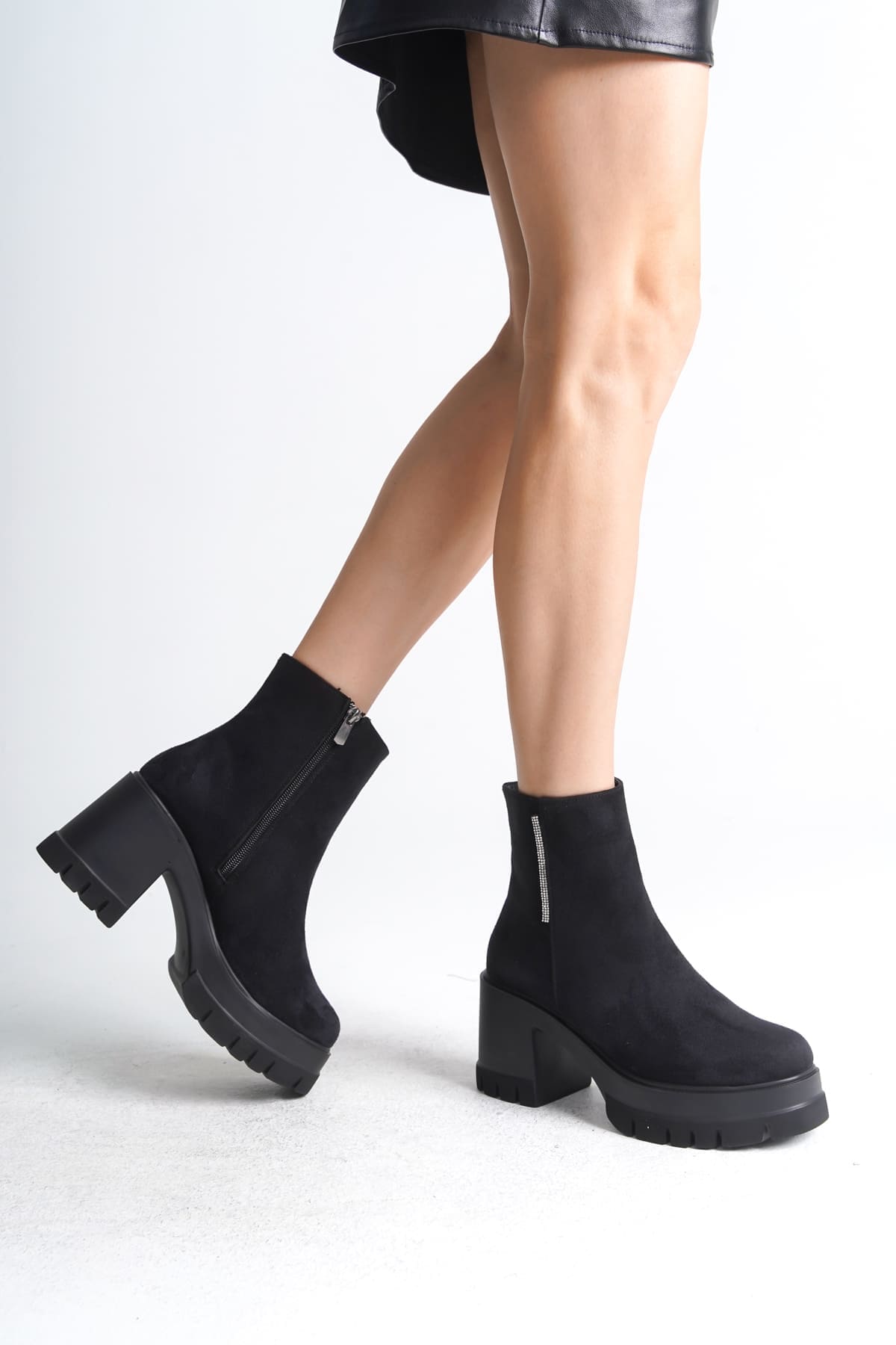 LISSE Fermuarlı Ortopedik Taban Kalın Topuklu Süet Kadın Bot SST - Siyah - Görsel 4