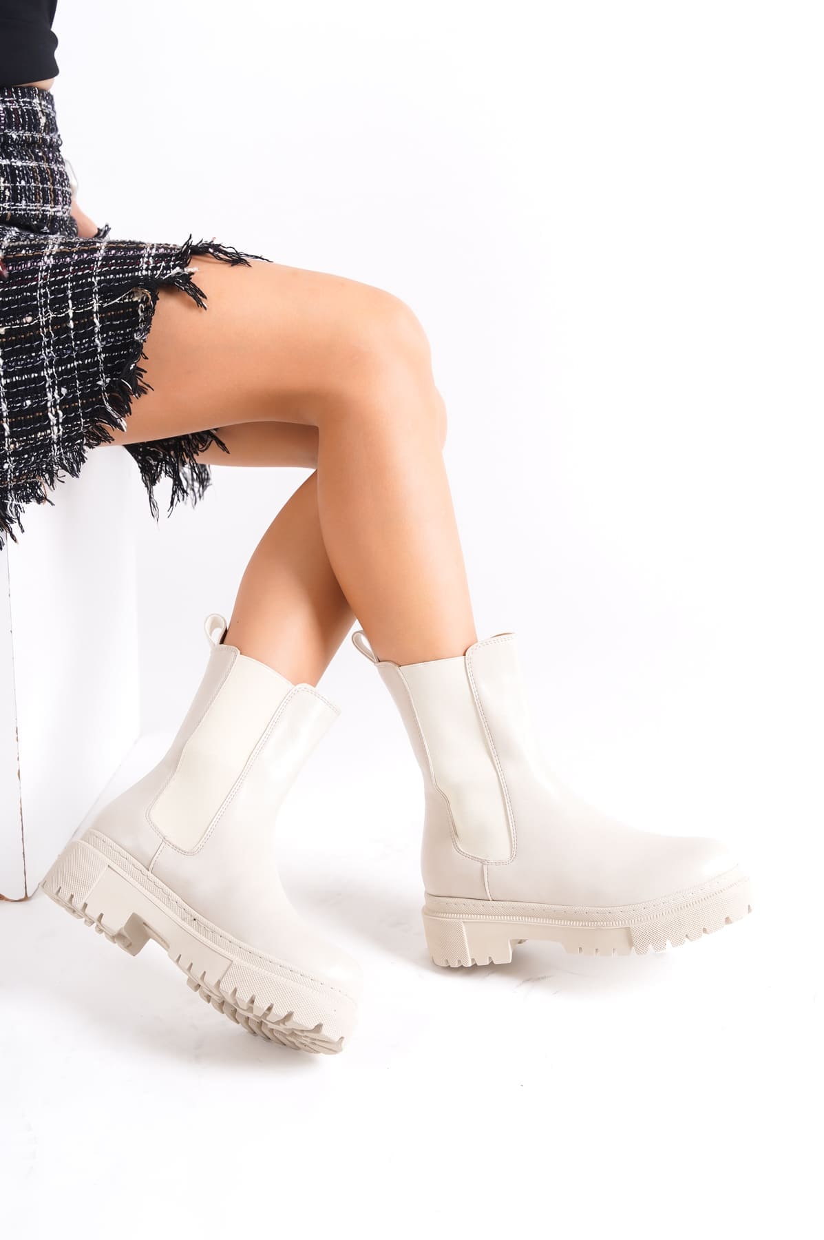 LORA Bağcıksız Lastikli Ortopedik Taban Kadın Bot CKT - Krem - Görsel 2