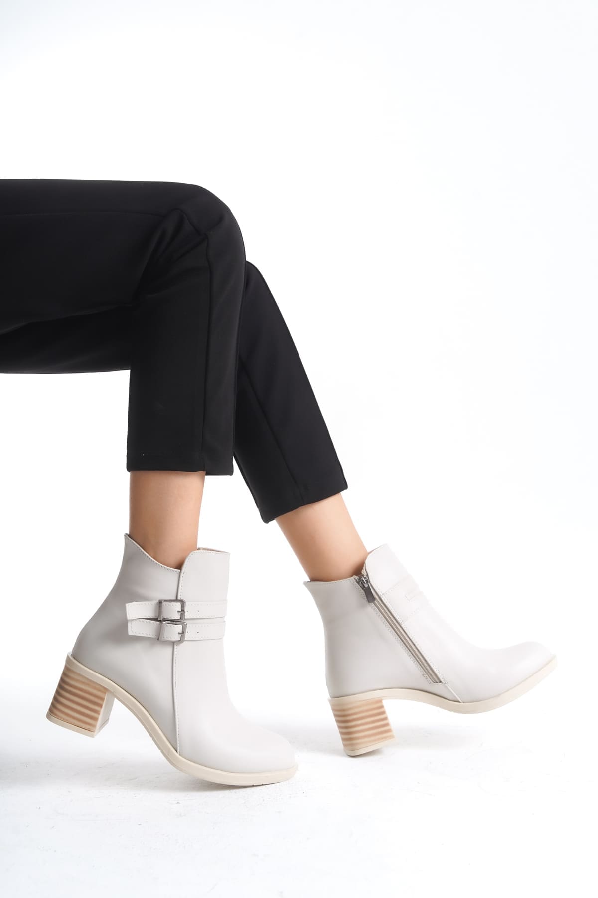 NOEMI Tokalı Fermuarlı Ortopedik Taban Topuklu Kadın Bot CKT - Krem - Görsel 2
