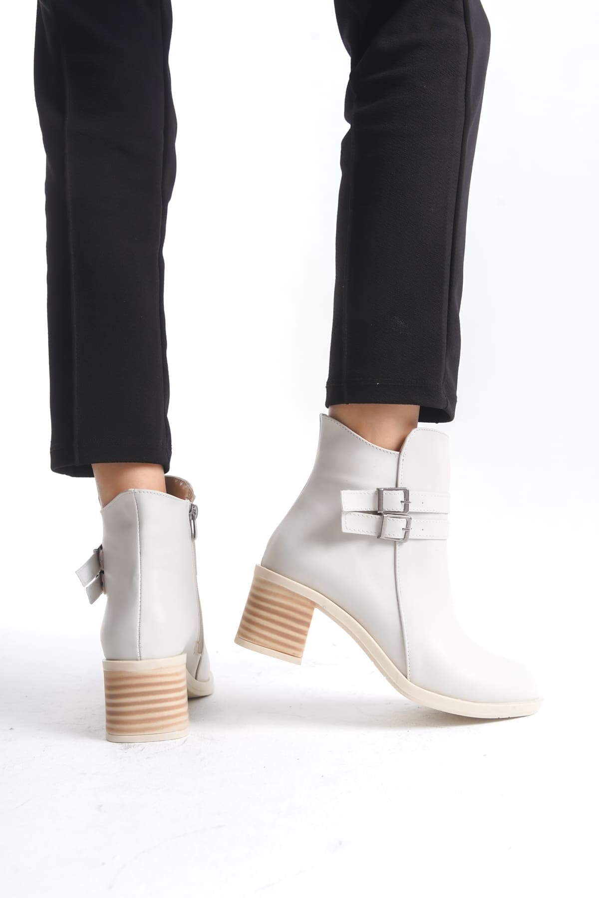 NOEMI Tokalı Fermuarlı Ortopedik Taban Topuklu Kadın Bot CKT - Krem - Görsel 3