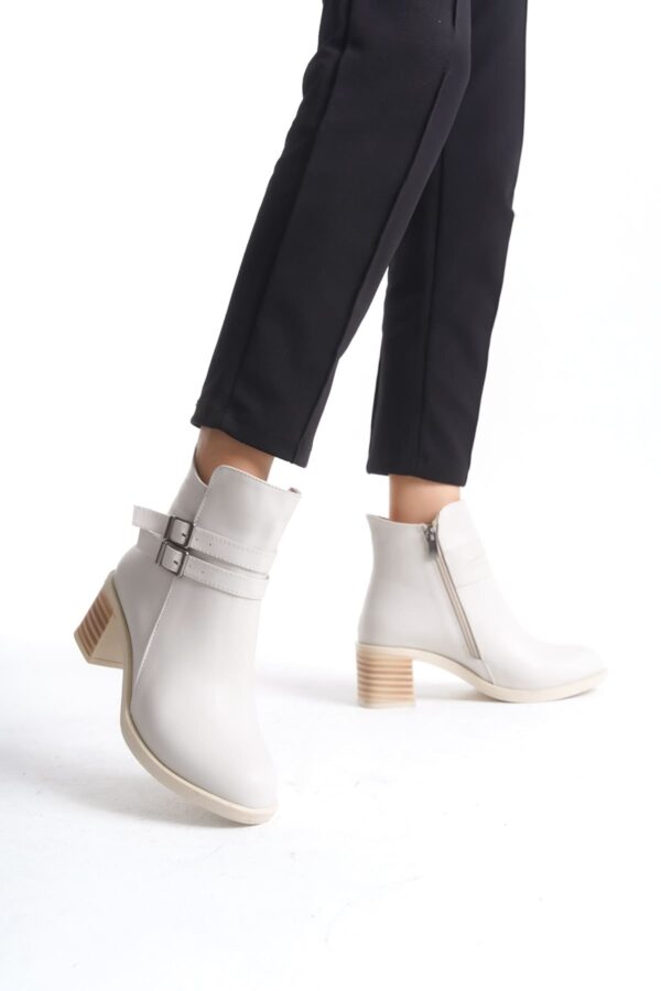 NOEMI Tokalı Fermuarlı Ortopedik Taban Topuklu Kadın Bot  CKT - Krem