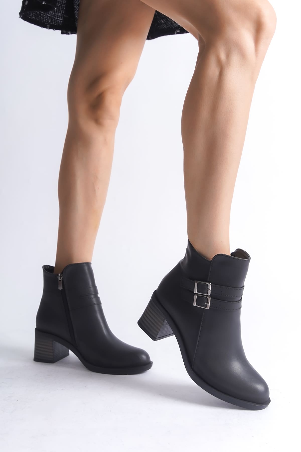 NOEMI Tokalı Fermuarlı Ortopedik Taban Topuklu Kadın Bot CST - Siyah - Görsel 4
