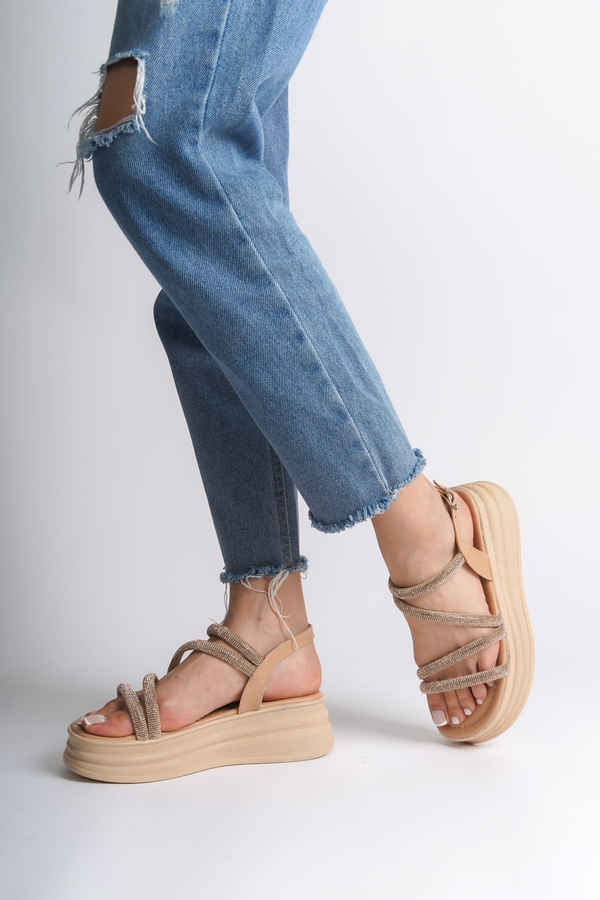 RILEY İnce Tokalı Taşlı Şeritli Ortopedik Taban Kadın Sandalet CTT - Ten - Görsel 3