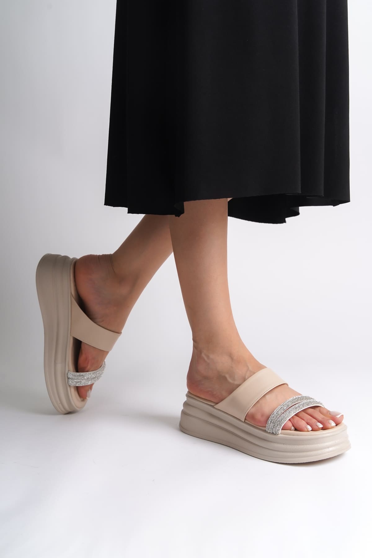 SARAH Düz Topuklu Taşlı Şeritli Kalın ve Ortopedik Taban Kadın Terlik CKT - Krem - Görsel 2