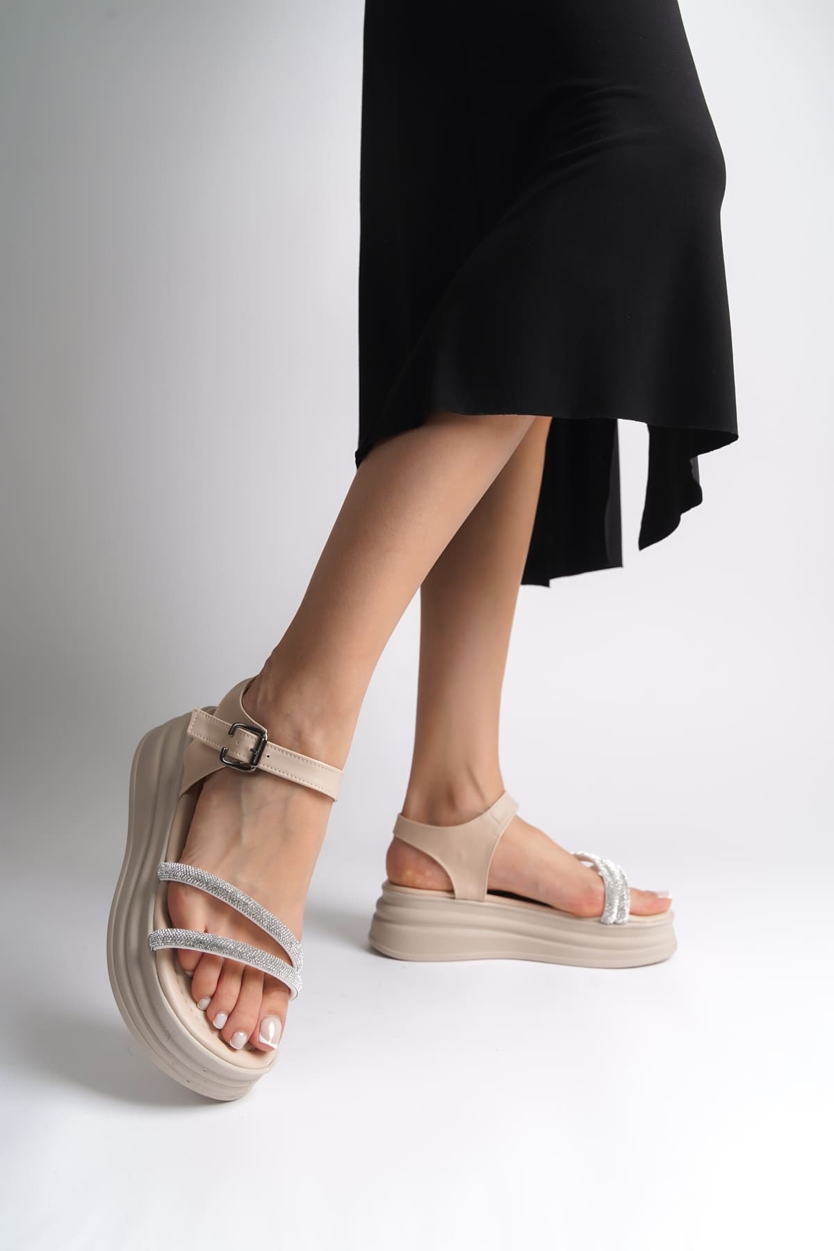 ZLOHE Kalın Tokalı Taşlı Şeritli Ortopedik Taban Kadın Sandalet CKT - Krem - Görsel 2