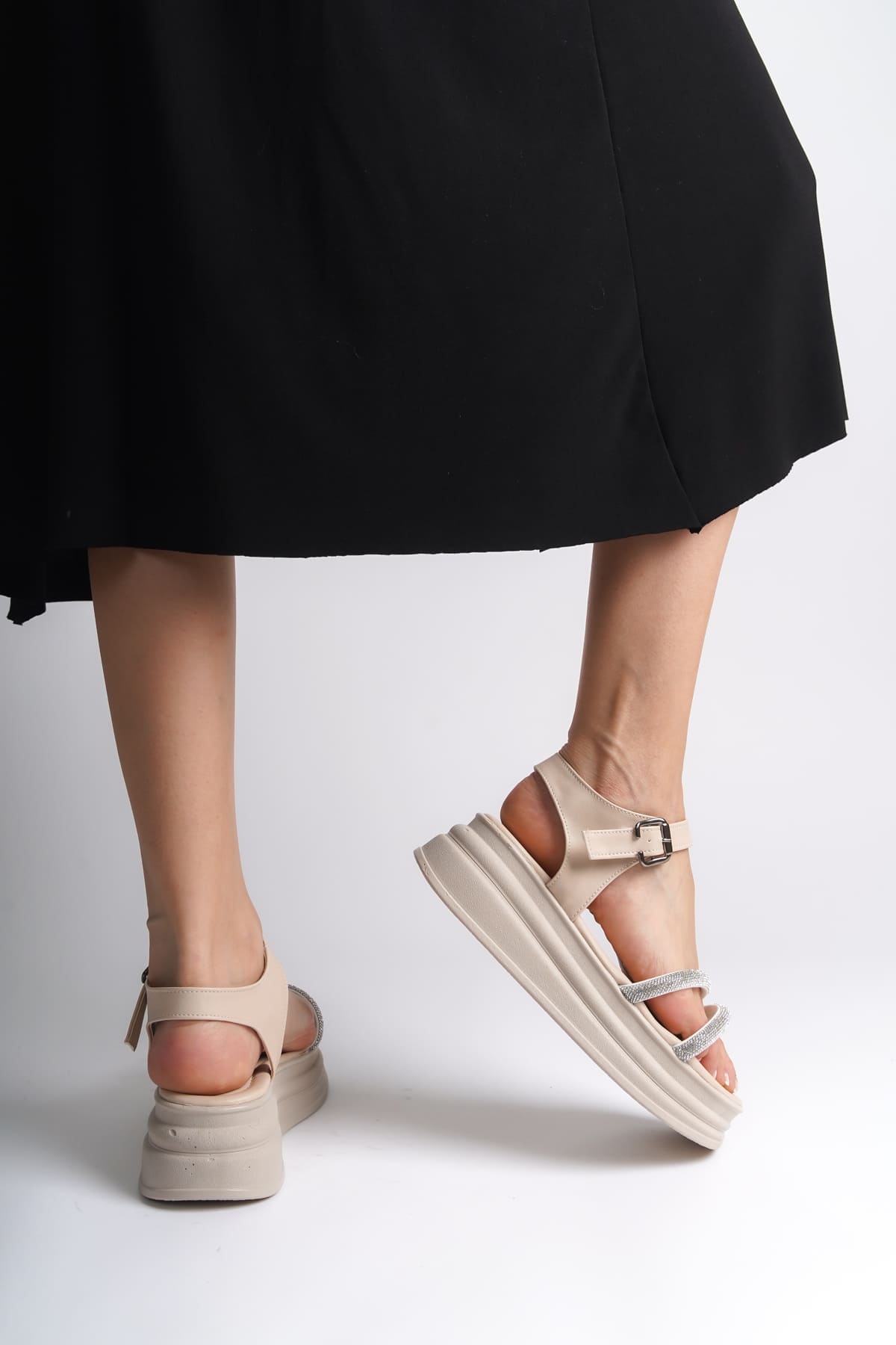 ZLOHE Kalın Tokalı Taşlı Şeritli Ortopedik Taban Kadın Sandalet CKT - Krem - Görsel 3