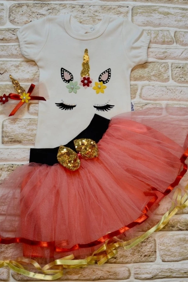 9-12-18 Ay Payetli Pony Nakışlı Tokalı Kısa Kollu Tütü Etek 3lü Kız Bebek Takımı Nar Çiçeği
