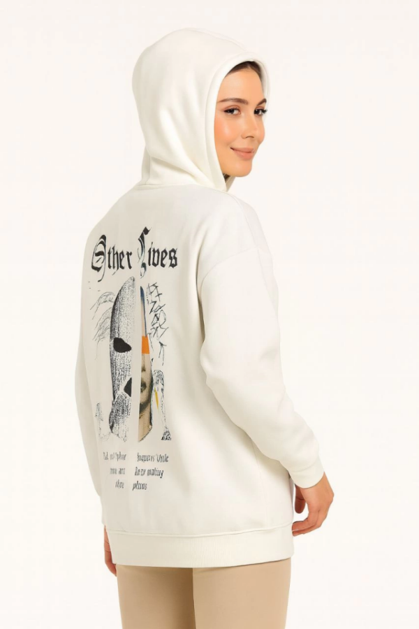 Oversize Üç İplik Şardonlu Kapüşonlu Sweatshirt – Beyaz “Other Lives” Ön Ve Arka Baskılı, Kanguru Cepli, Ribanalı Rahat Kışlık Model Beyaz