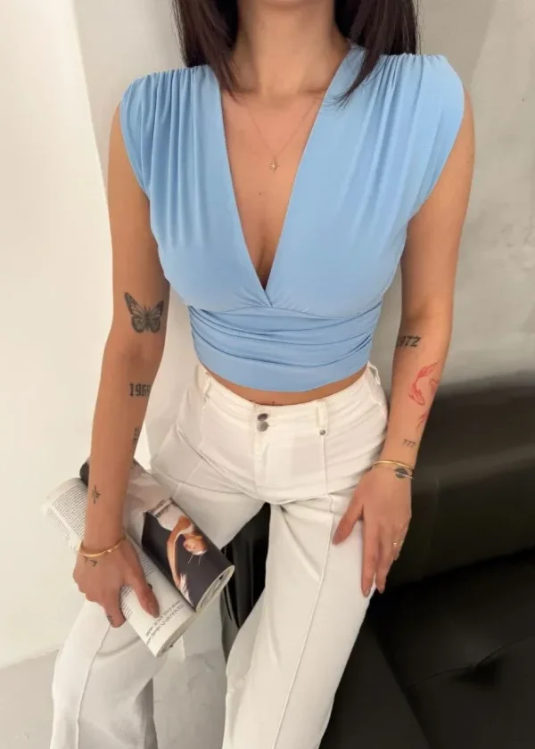 Vatkalı Kolsuz V Yaka Drapeli Crop Bluz Likralı Fit - Bebek Mavisi