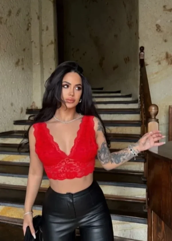Dantel Bralet Crop Sütyen V Yaka Askılı Şık Esnek Rahat - Kırmızı