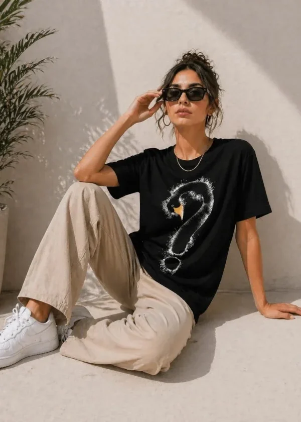 Kuğu Figürlü Soru İşareti Baskılı Tişört Kısa Kol T-Shirt - Siyah