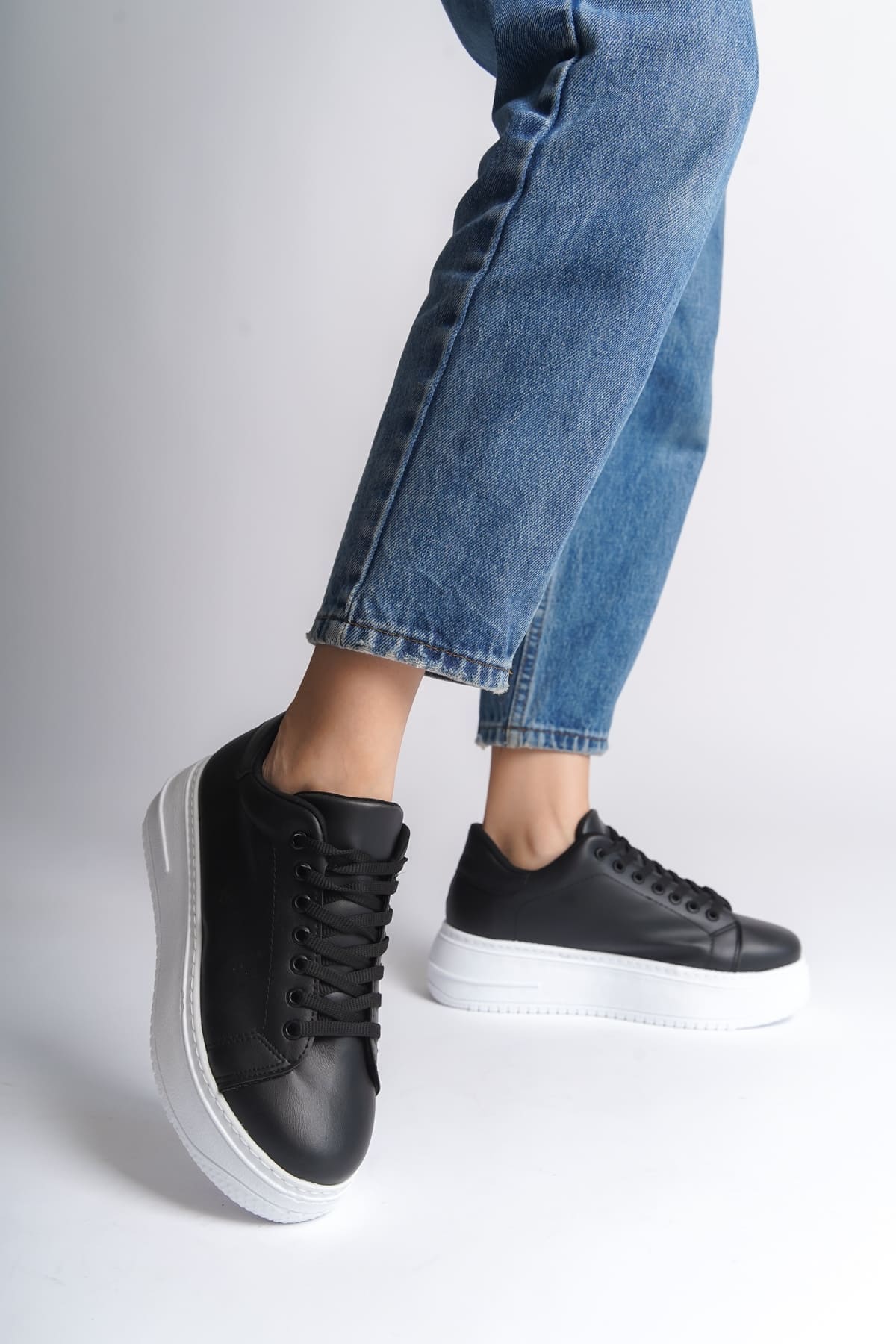 BIANA Bağcıklı Ortopedik Taban Kadın Sneaker Spor Ayakkabı CBT - Siyah