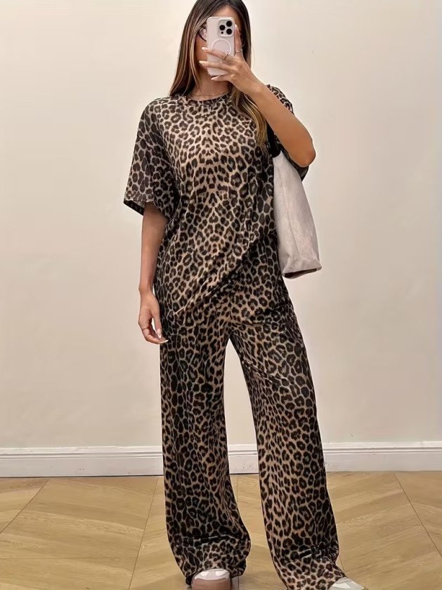 Kadın Kısa Kollu Bisiklet Yaka Iki Iplik Leopar Desenli Bluz Ve Pantolon Ikili Takım - Görsel 4
