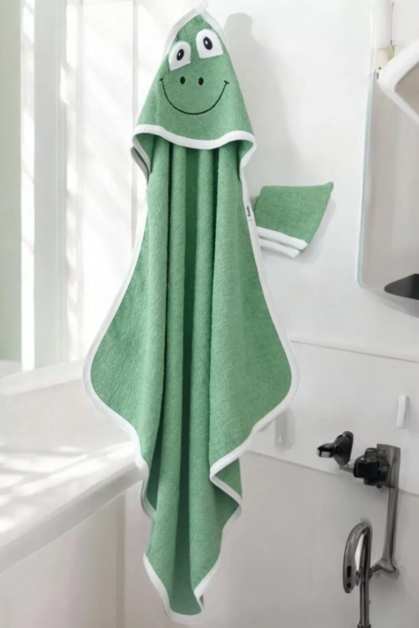 Kurbağa Nakışlı Unisex Şapka Ve Keseli Bebek Banyo Havlusu