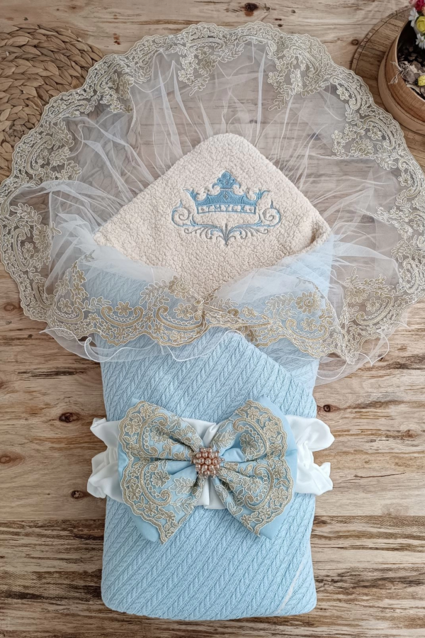 Yenidoğan Kuzulu Taç Nakış Güpürlü Fiyonklu Duvaklı Prizma Taş Unisex Kundak Bebek Battaniyesi Mavi