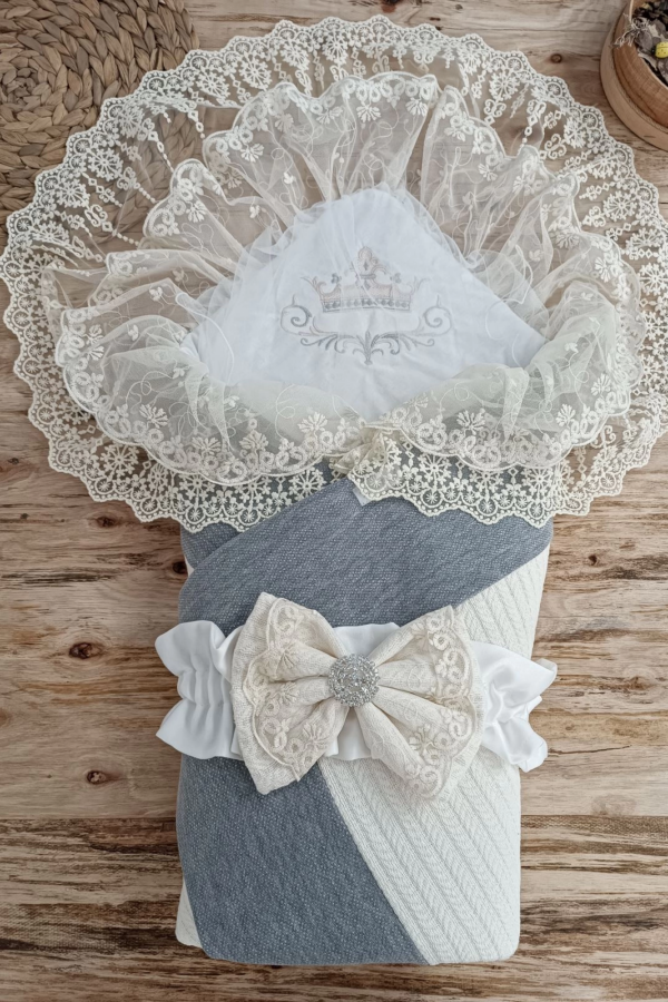 Yenidoğan Teri Cotton Taç Nakışlı Prizma Taş Kundak Bebek Battaniyesi Krem