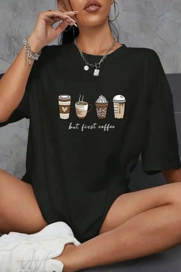 Kadın Kahve Desen Baskılı Tişört Kısa Kol Bisiklet Yaka Oversize T-Shirt - Siyah