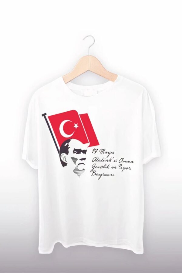 19 Mayıs Atatürk'ü Anma Gençlik ve Spor Bayramı Baskılı Oversize T-shirt - Beyaz
