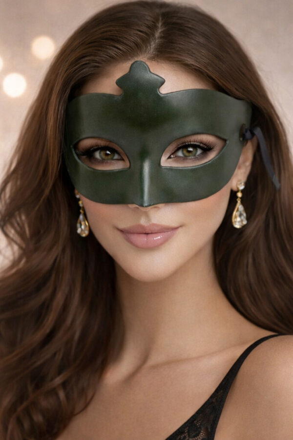 Haki Yeşil  Masquerade si
