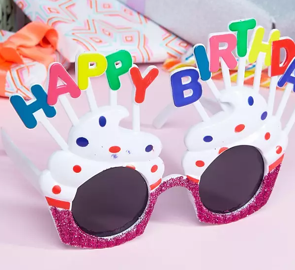 Happy Birthday Yazılı Beyaz Fuşya Renk Beyaz Pastalı Parti Gözlüğü 12x7 cm