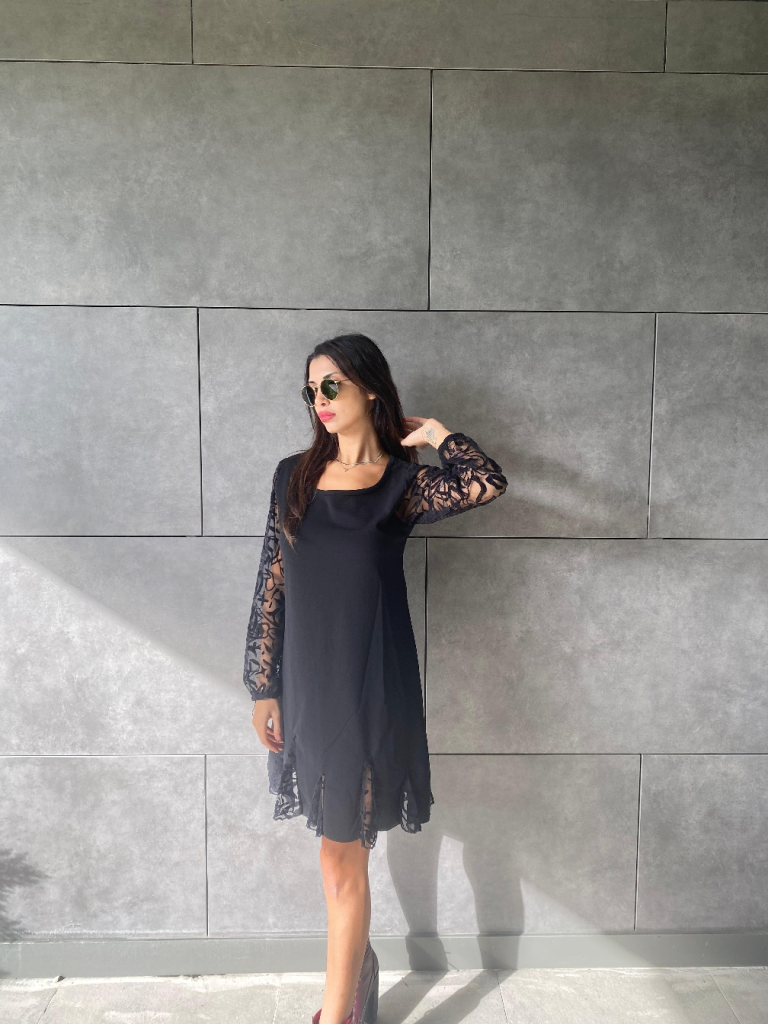 Kadın Uzun Kollu Yuvarlak Yaka Kol Ve Etek Ucu Dantelli Kısa Ithal Krep Elbise - Görsel 4