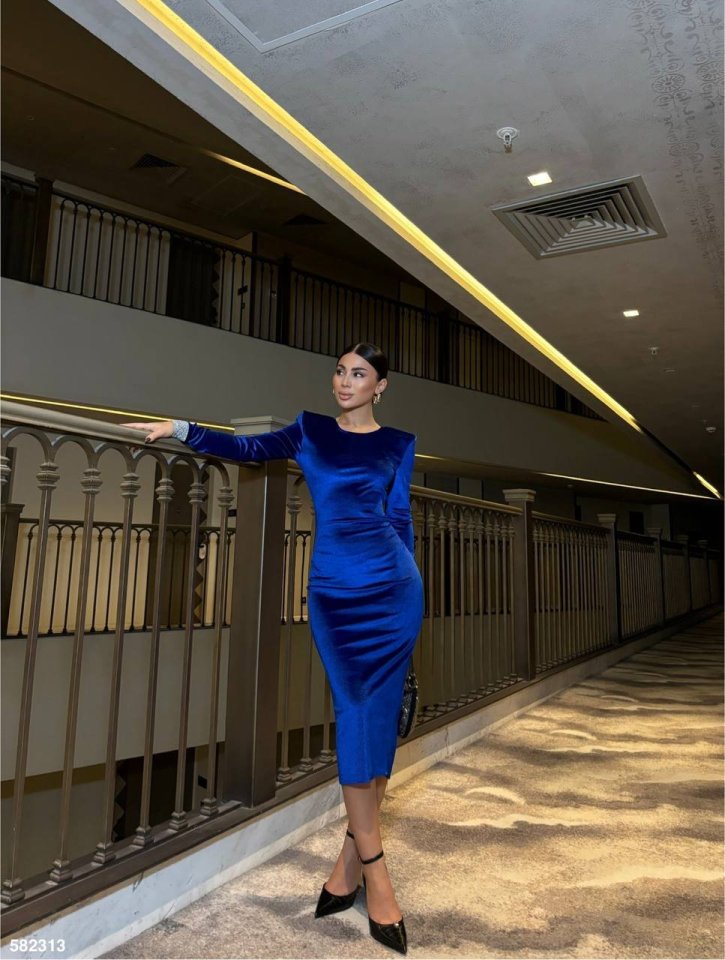 Kadın Bisiklet Yaka Vatkalı Manşet Detay Kadife Kumaş Midi Boy Elbise - Görsel 3