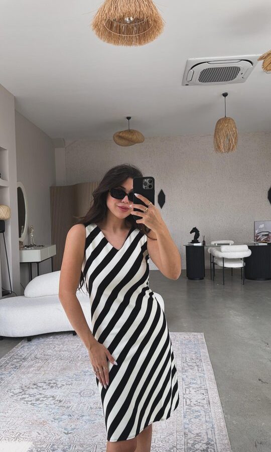 Kadın V Yaka Sıfır Kol Diz üstü çizgi Desenli Elbise