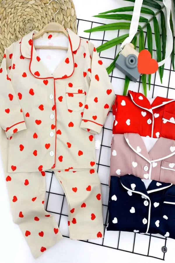 3-4-5-6 Yaş Kalp Baskılı Düğme Kapamalı 2li Kız Çocuk Pijama Takımı Kırmızı