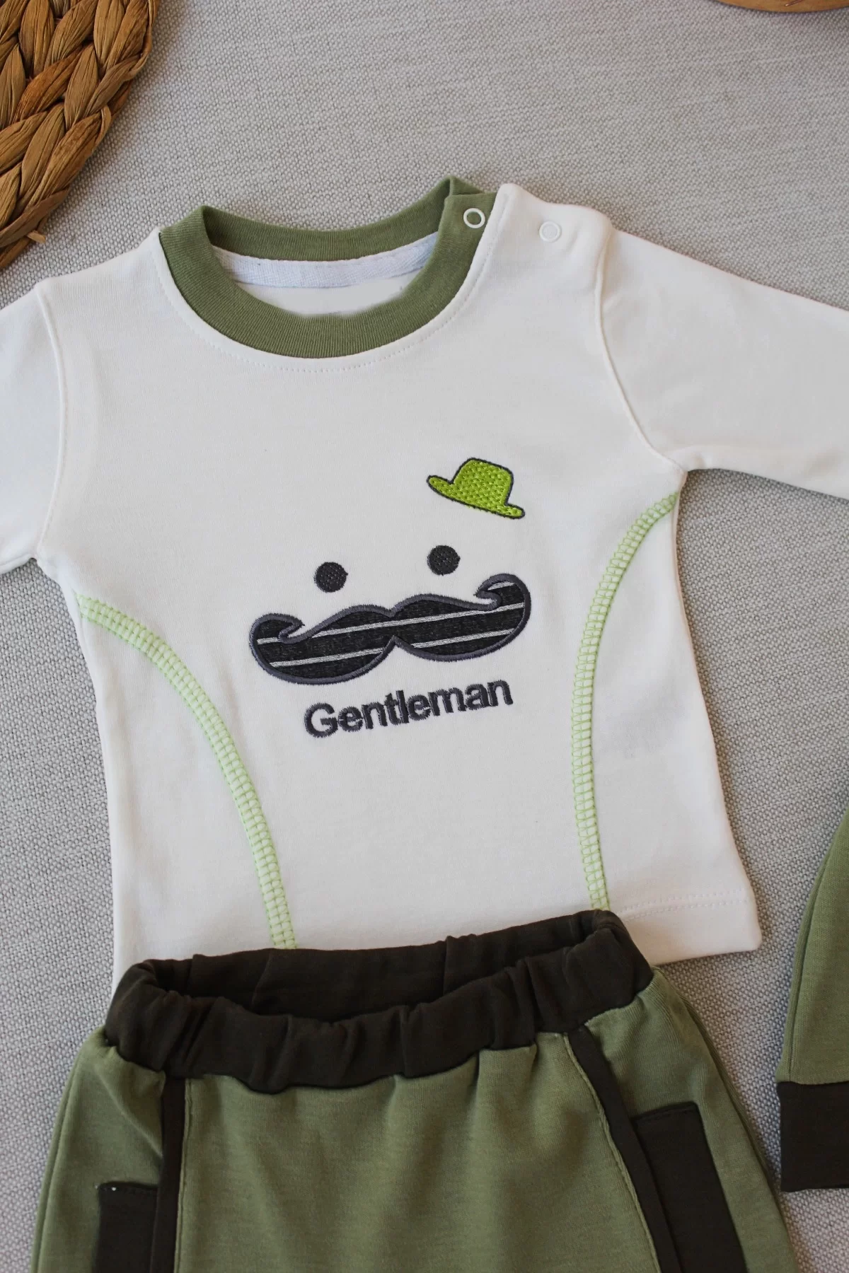 3-6 6-9 9-12 Ay Gentleman Erkek Nakışlı Şapkalı Uzun Kollu Sweat 3lü Erkek Bebek Takımı - Görsel 2