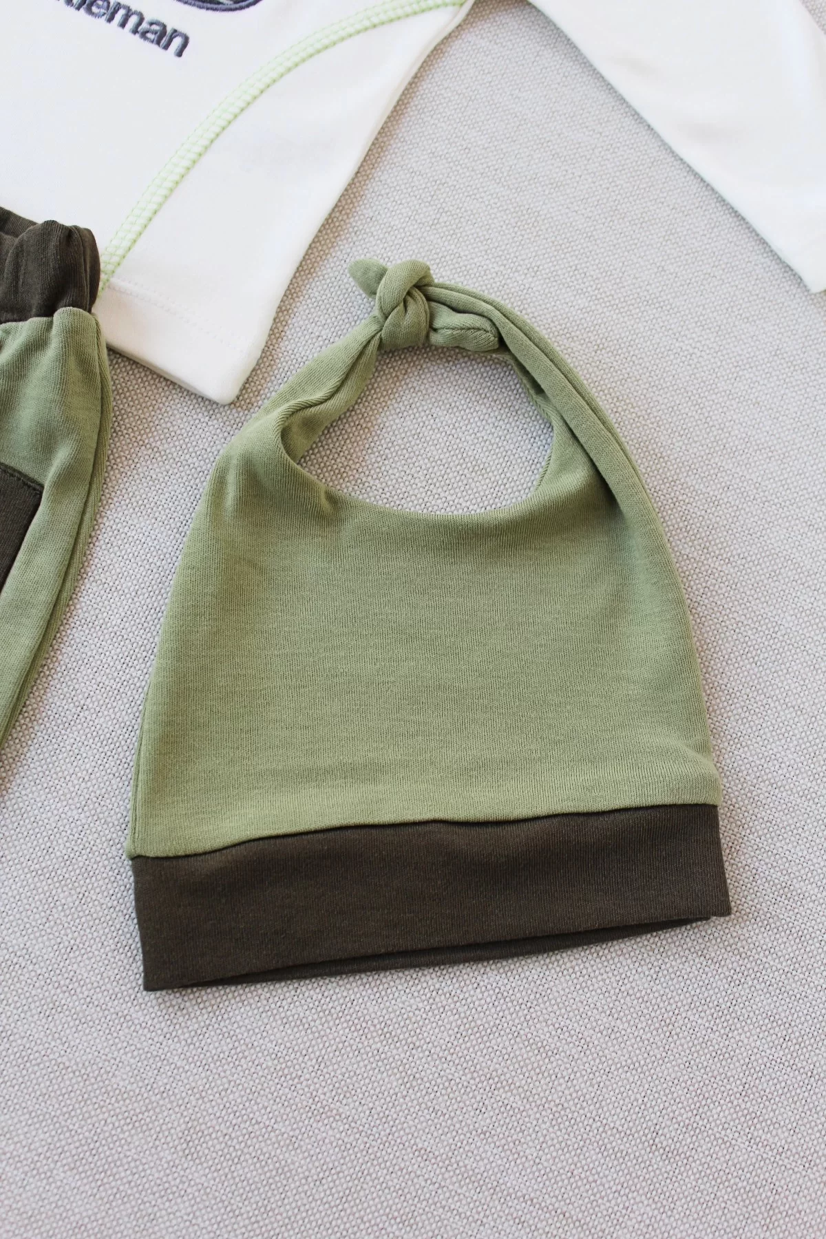 3-6 6-9 9-12 Ay Gentleman Erkek Nakışlı Şapkalı Uzun Kollu Sweat 3lü Erkek Bebek Takımı - Görsel 4