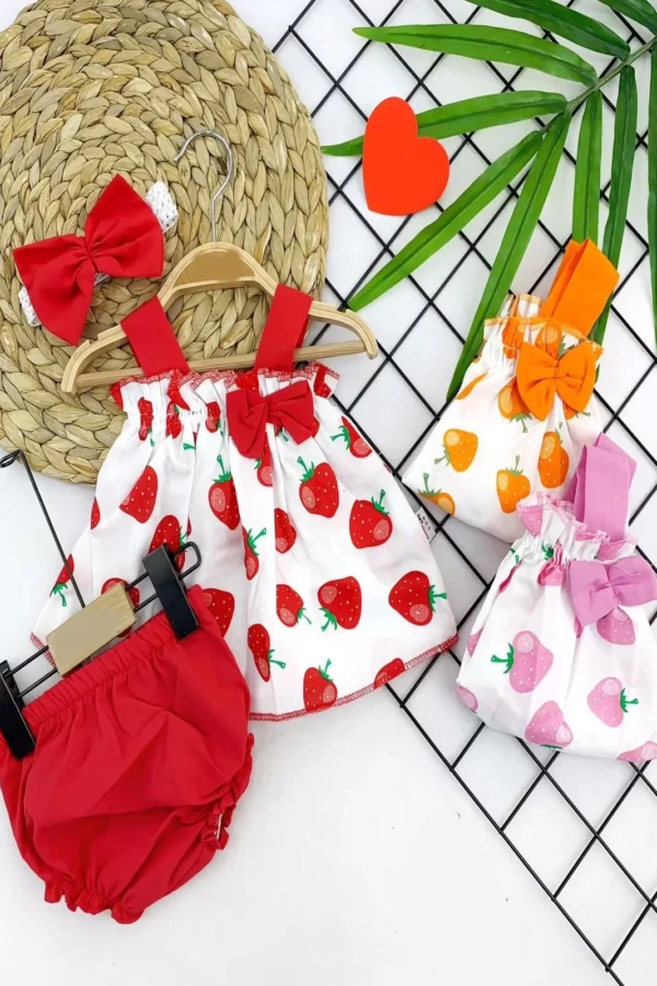 3-6-9-12 Ay Bandajlı Ve Kilotlu Çilek Desenli Askılı 3lü Kız Bebek Elbisesi Turuncu