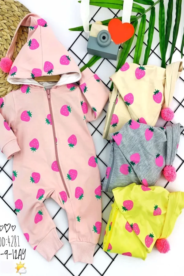 3-6-9-12 Ay Ef Boy Fermuarlı Çilek Desenli Ponpon Kapşonlu Uzun Kollu Kız Erkek Bebek Tulumu Yavruağzı