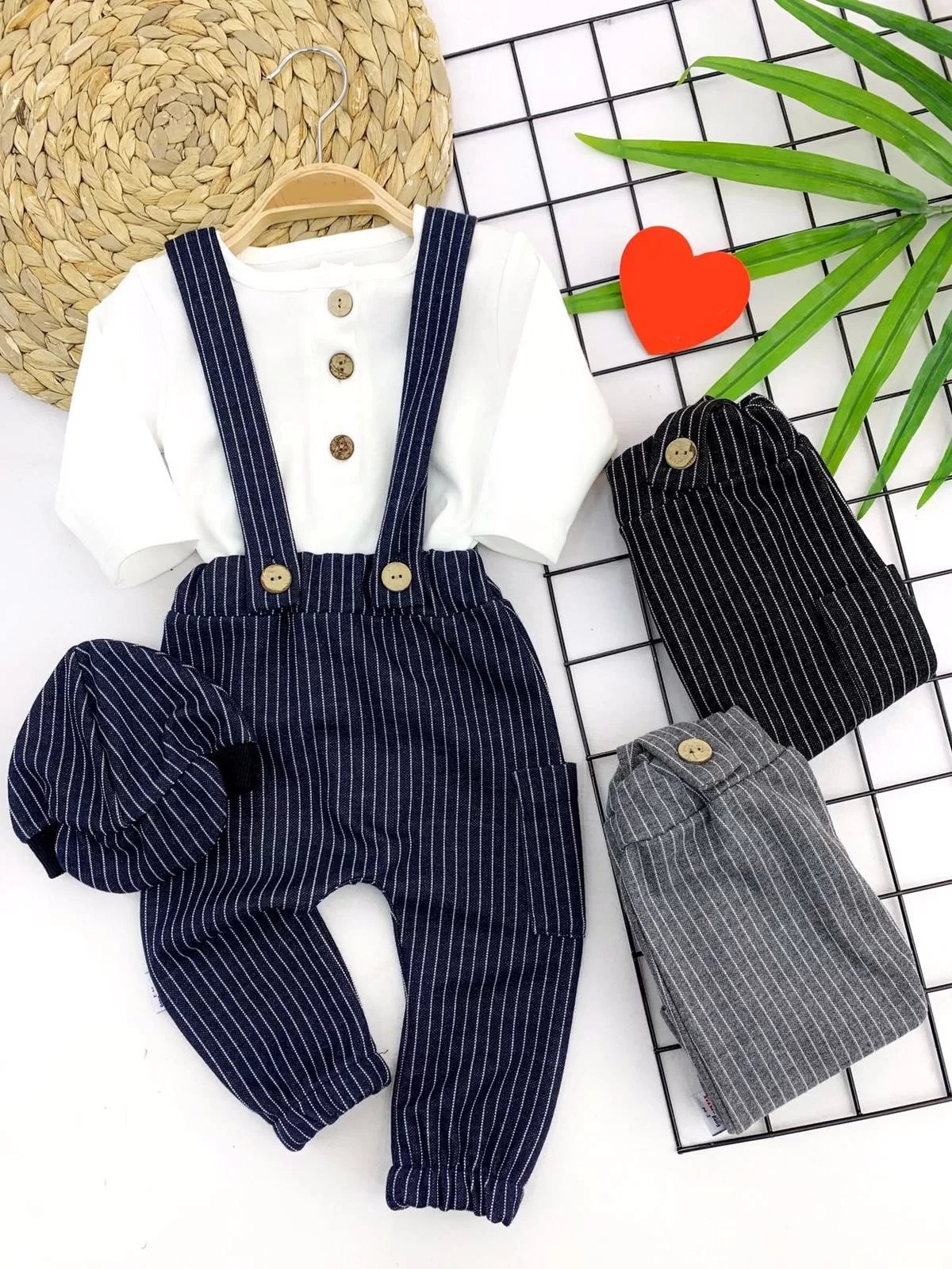 3-6-9-12 Ay Kasketli Çizgi Desenli 3lü Erkek Bebek Salopet Takımı