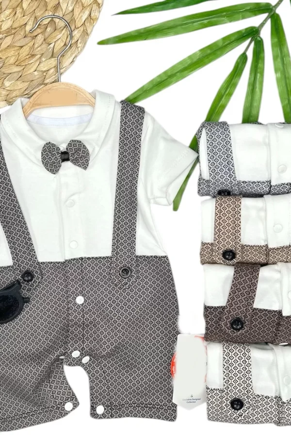 3-6-9-12 Ay Papyon Detaylı Piti Kare Baskılı Salopet Görünümlü Erkek Bebek Tulumu