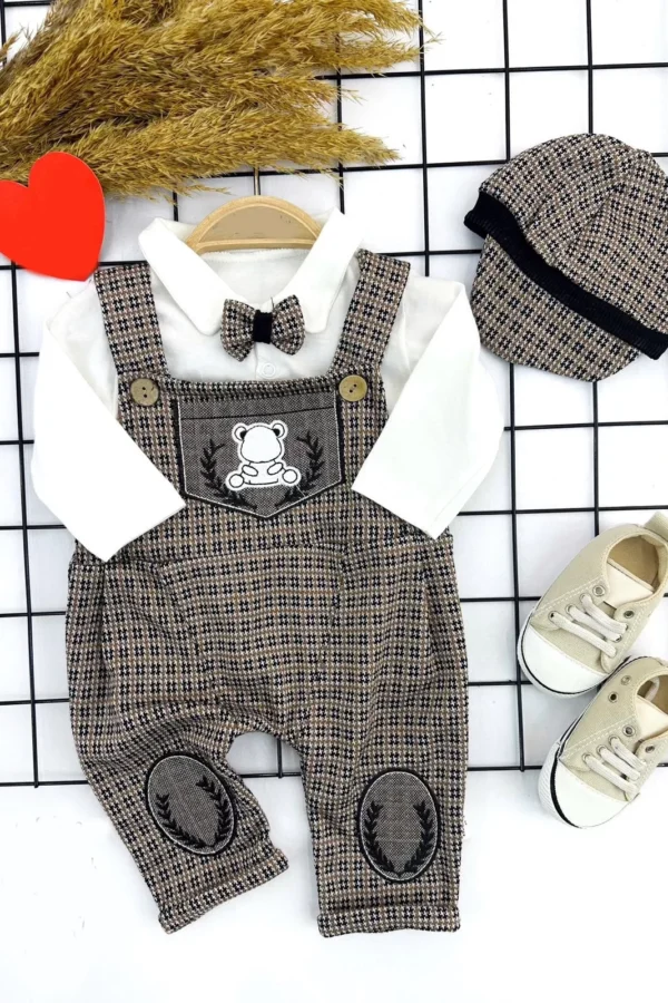 3-6-9-12 Ay Papyonlu Kırçıl Nakış Detaylı Kasket Şapkalı Uzun Kollu 3lü Erkek Bebek Salopet Takımı