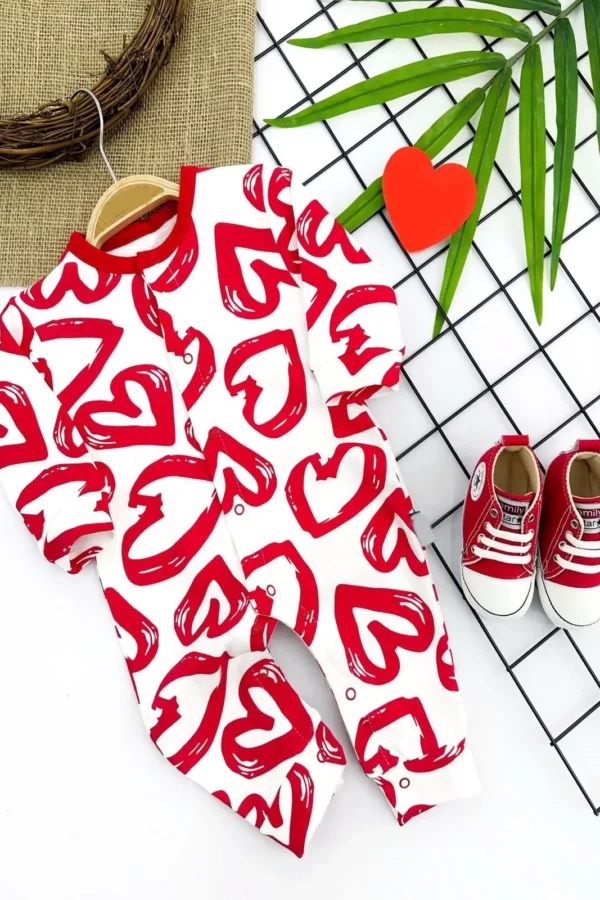 3-6-9-12 Ay Pastal Kalp Baskılı Uzun Kollu Kız Erkek Bebek Tulumu Kırmızı