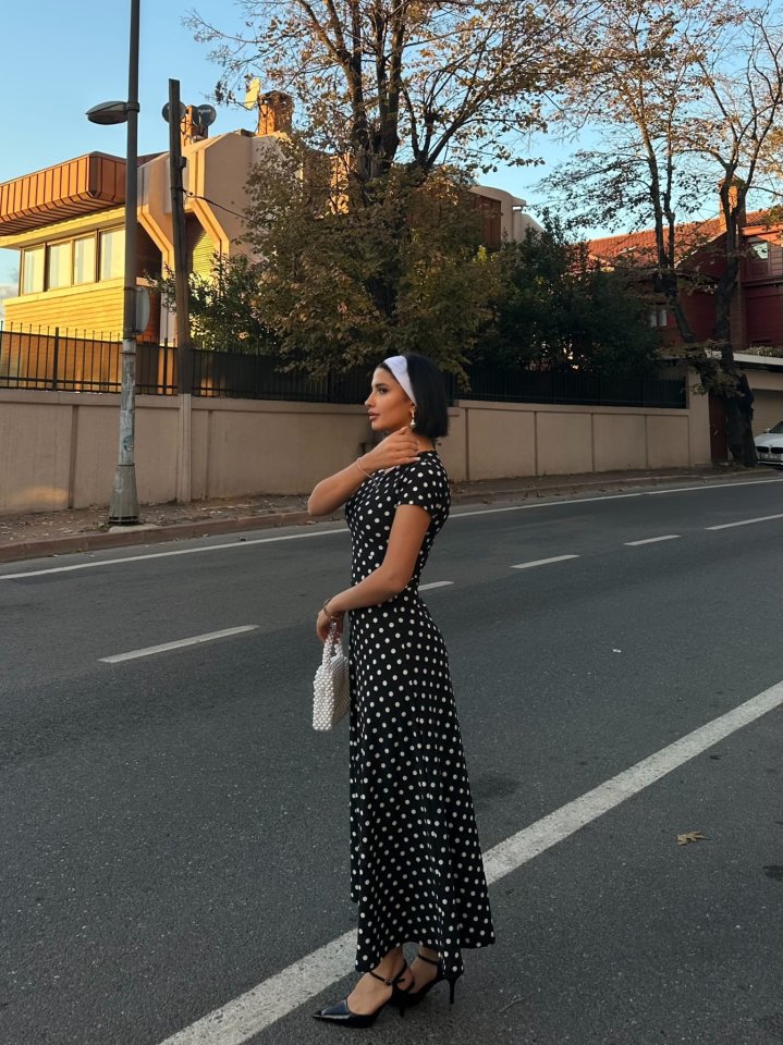 Kadın Kısa Kollu Bisiklet Yaka Puantiyeli Maksi örme Krep Elbise - Görsel 2