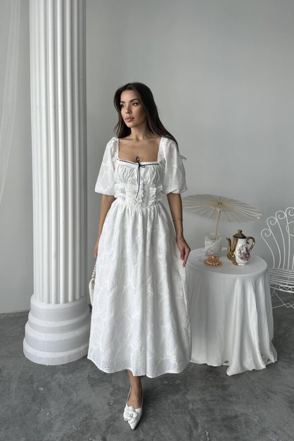 Bej Dantel Detaylı Brode Elbise