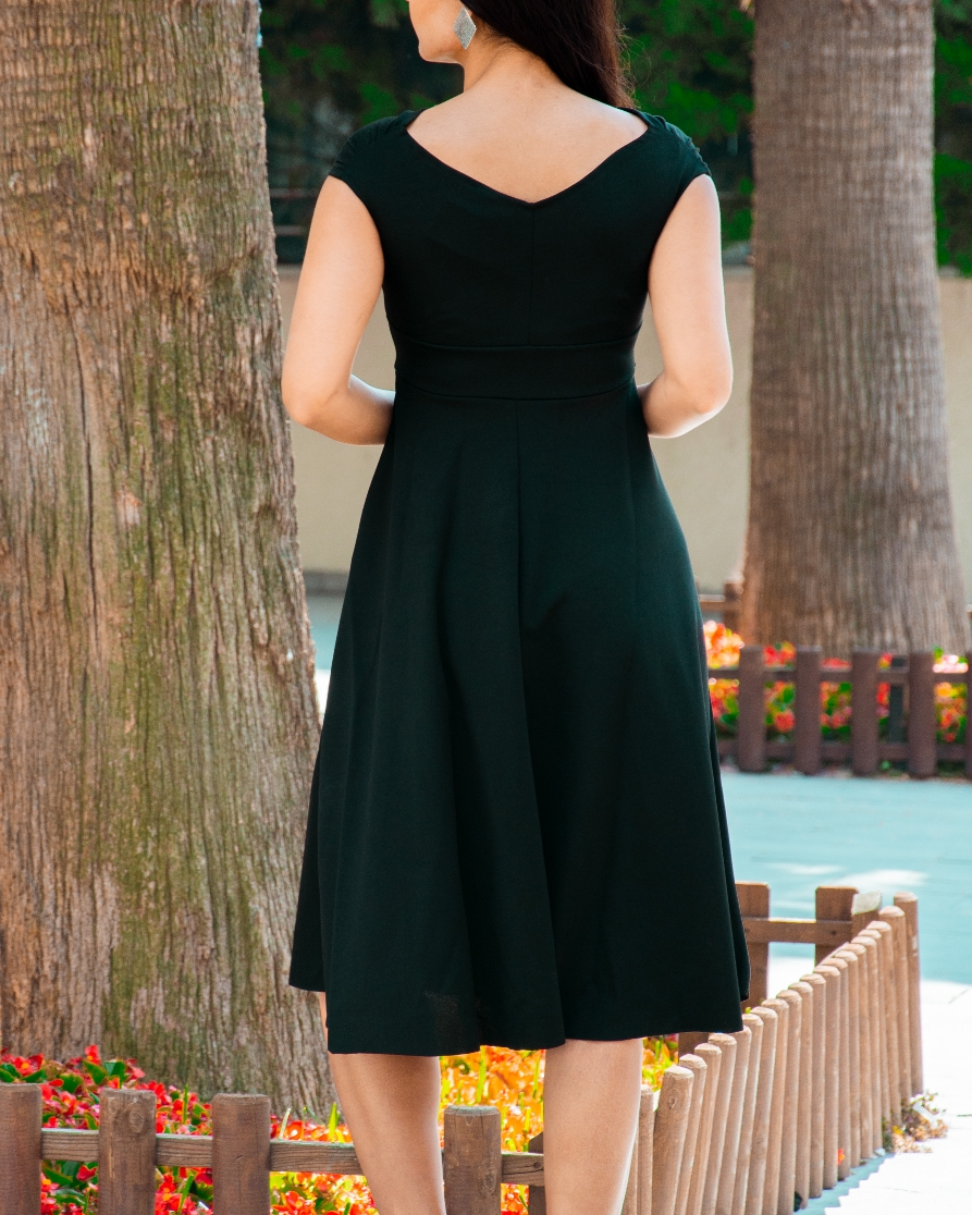 Düşük Omuz Eteği Pileli Krep Kumaş Midi Boy Elbise - Görsel 9