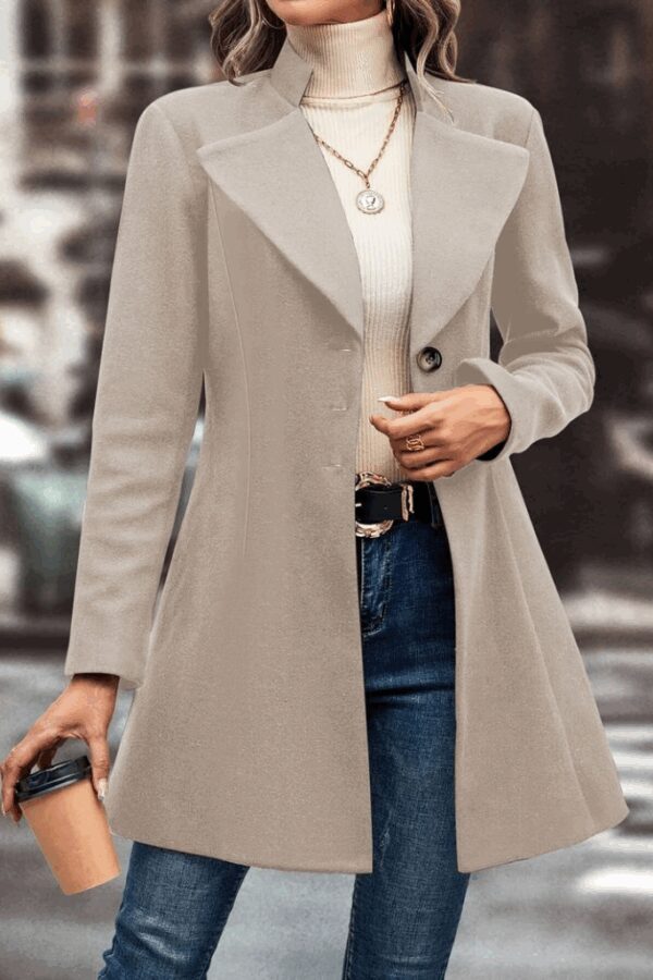 Kadın Uzun Kollu Yakalı önden Düğmeli Kısa Kaşe Kaban