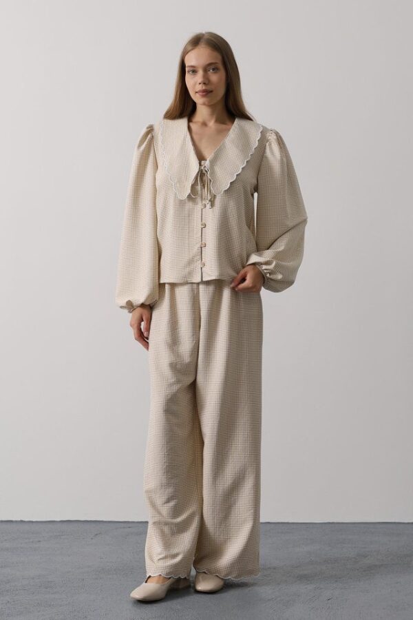 İşlemeli Bebe Yakalı Pantolon Takım - Bebe Mavisi